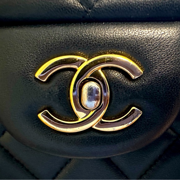 Black Classic 11.12 Chanel Hand bag with authenticity card and original box. - Picture 6 of 9